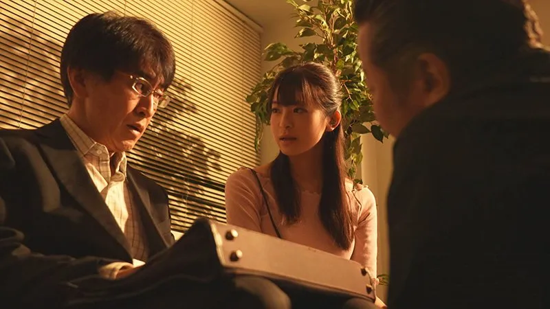 ông xã vay nợ dân xã hội đen, bà xã phải bán thân để trả nợ