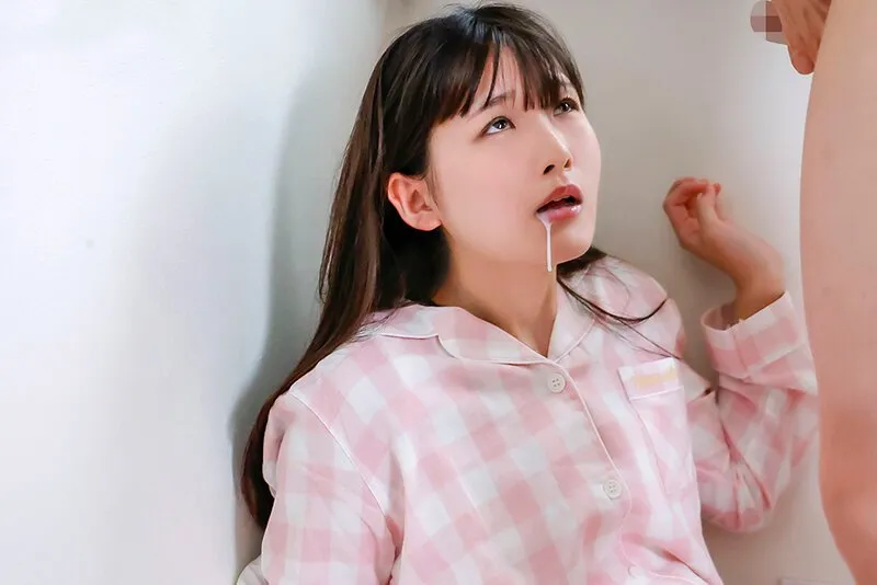 Anh trai ghen khi ghệ có bạn gái nên luôn bắt em ấy làm tình