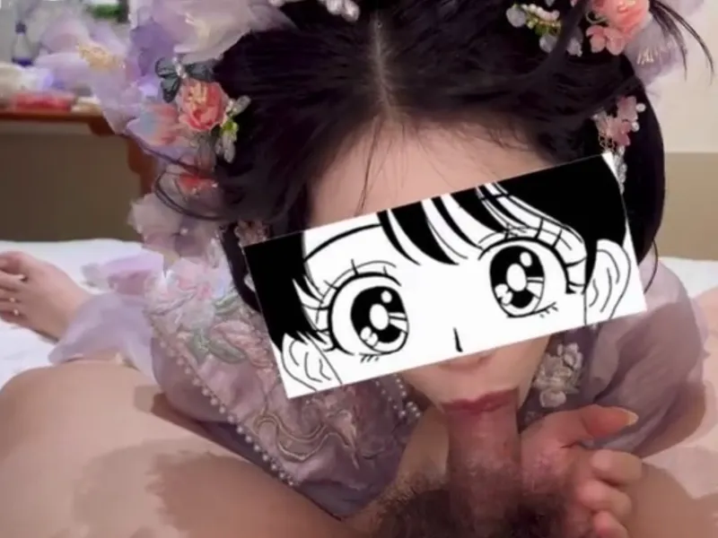 Gái xinh trong bộ đồ tiểu thư mút thằng nhỏ cực đã